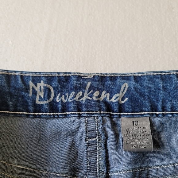 ND Weekend Shorts Womens 10 Mid Rise Cuffed Blue Denim Dark Wash Comfort Ladies - Picture 10 of 10